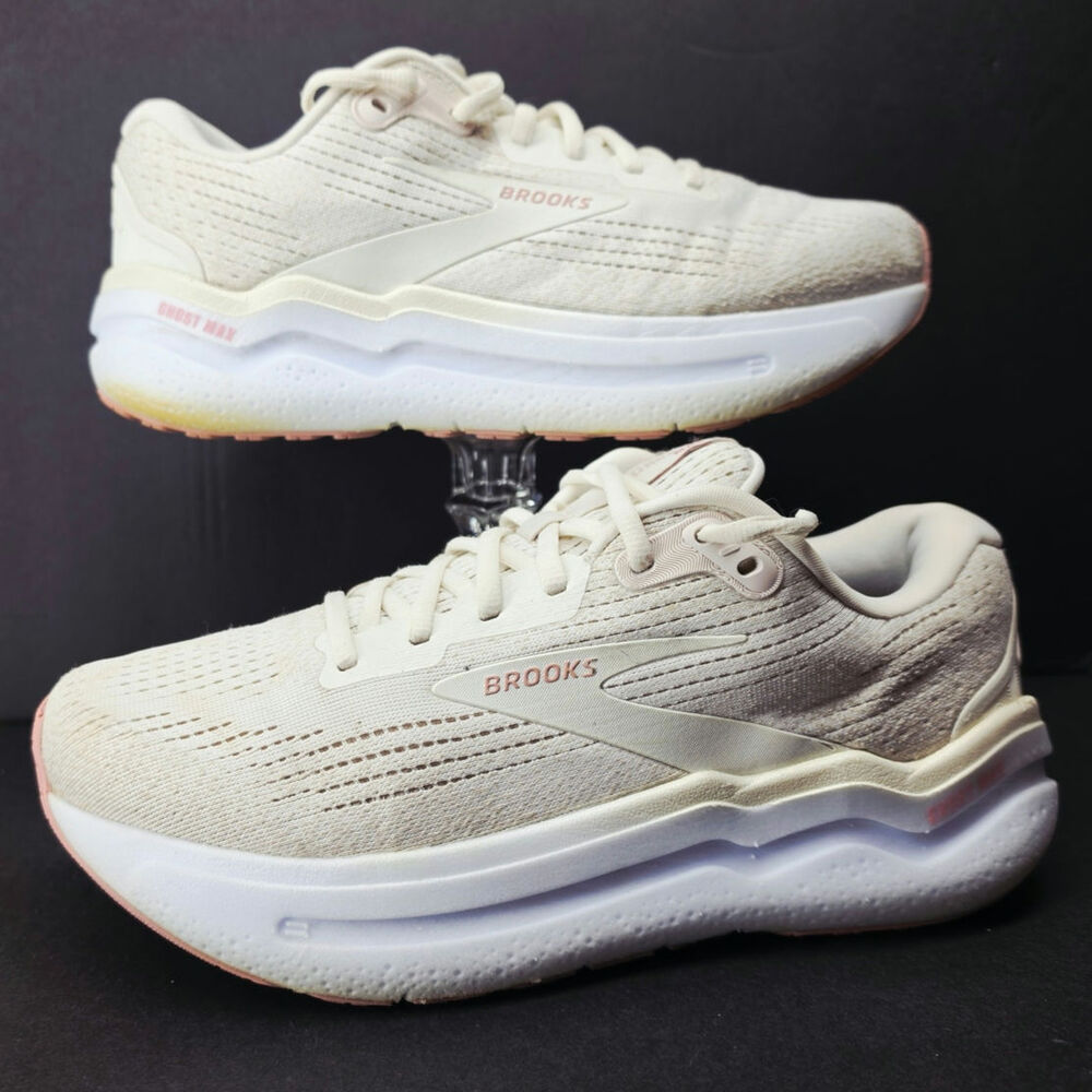 Hoka Women 9 Comfy footwear